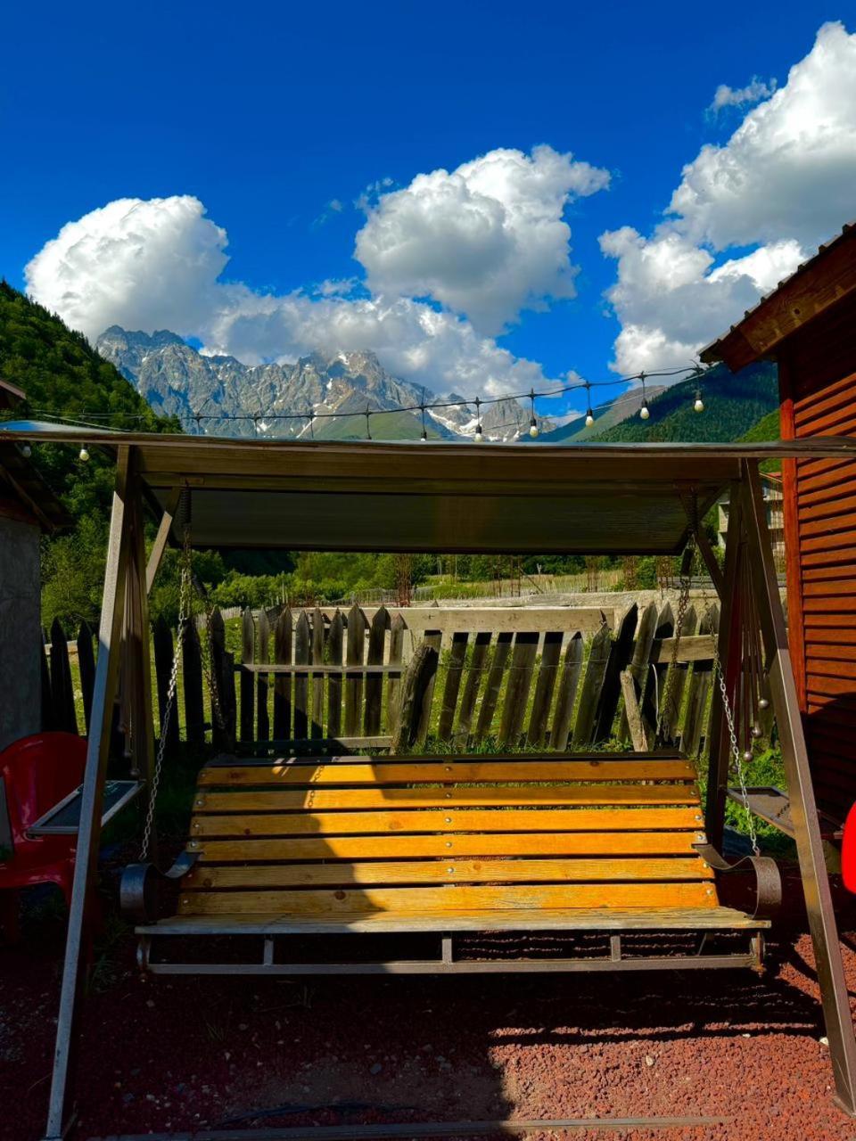 Guest House Ushba Gate 메스티아 외부 사진